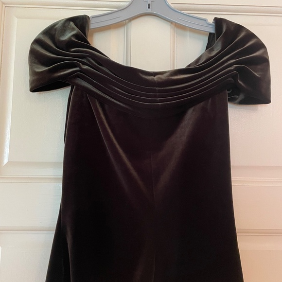 Chetta B dark olive velvet off shoulders top small - Picture 2 of 3